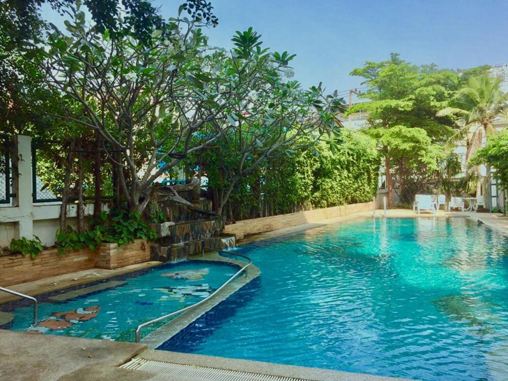 Baan Klang Condo Hotel Hua Hin Bagian luar foto