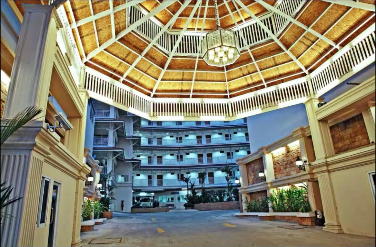 Baan Klang Condo Hotel Hua Hin Bagian luar foto