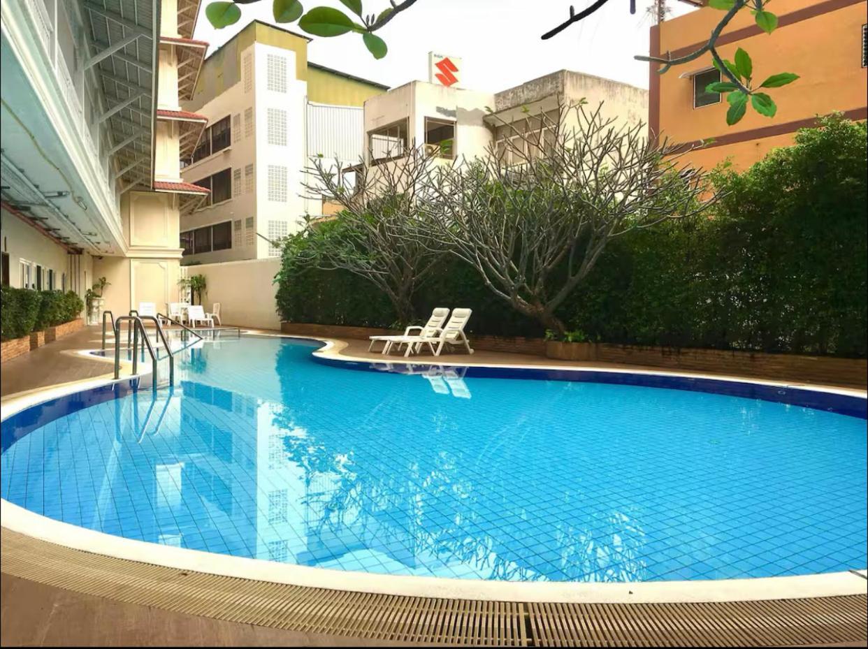Baan Klang Condo Hotel Hua Hin Bagian luar foto
