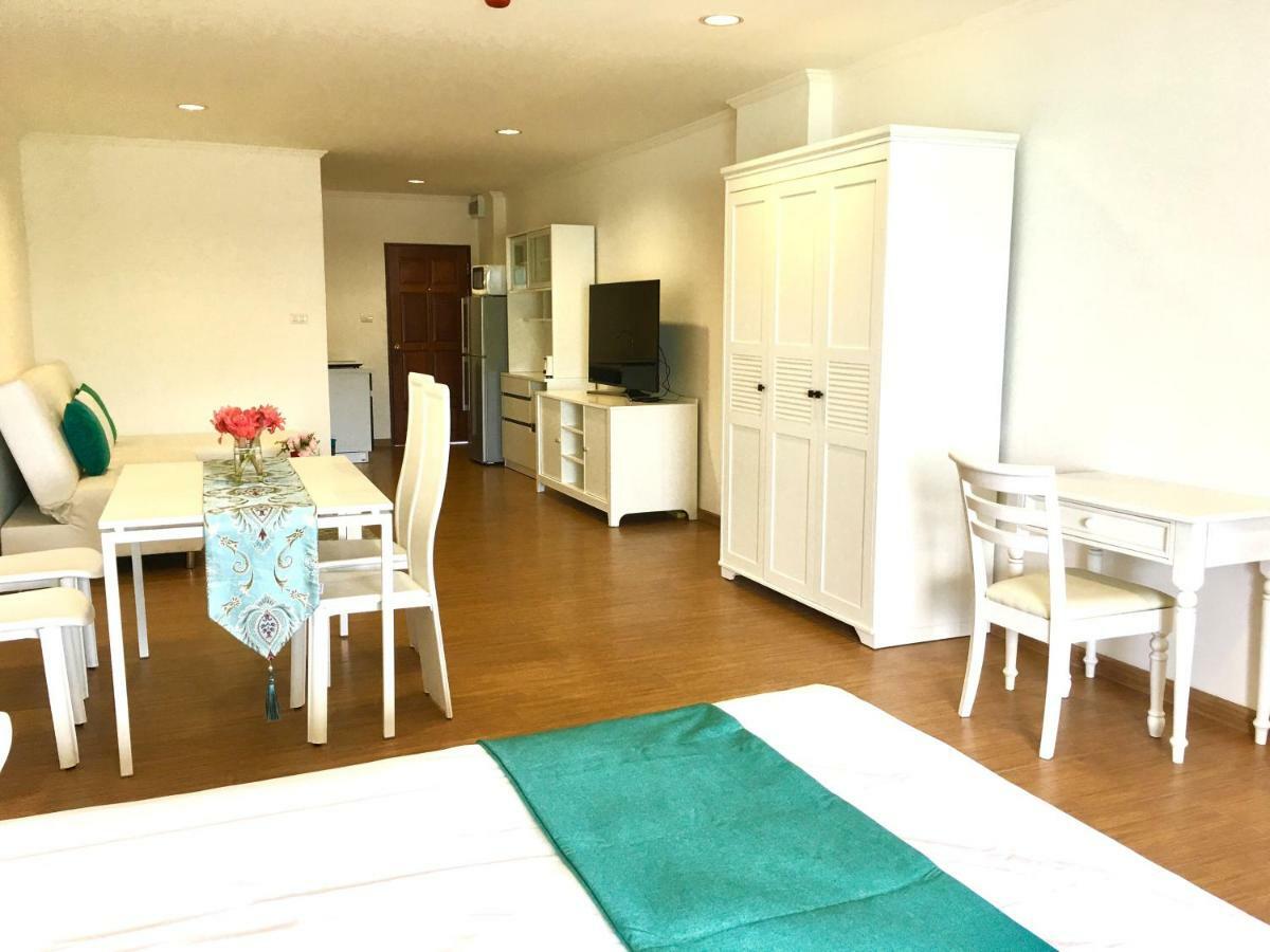 Baan Klang Condo Hotel Hua Hin Bagian luar foto