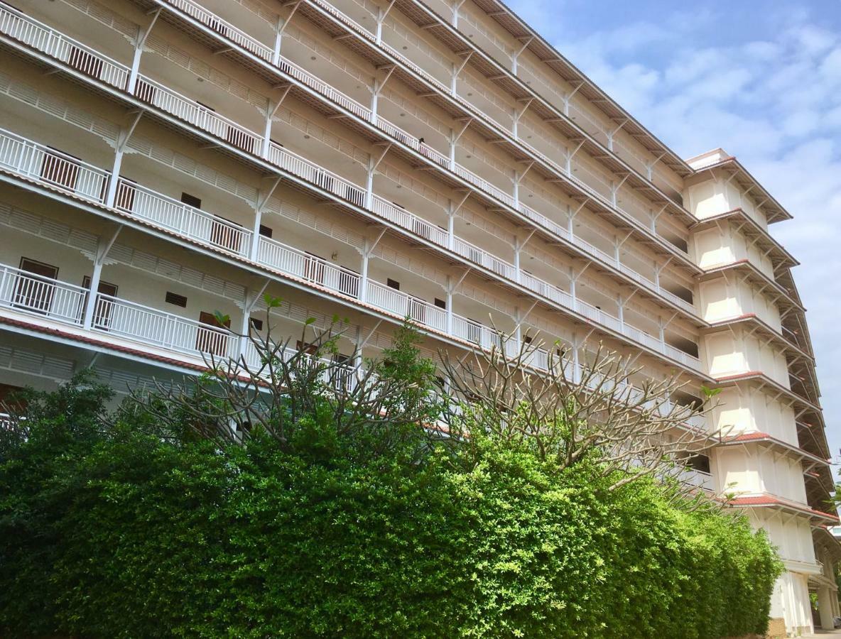 Baan Klang Condo Hotel Hua Hin Bagian luar foto