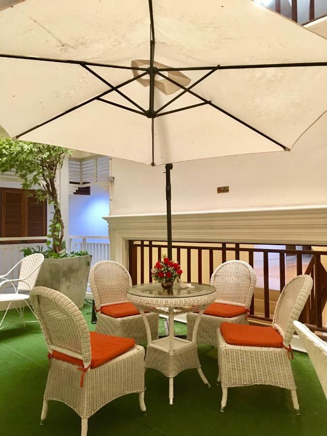 Baan Klang Condo Hotel Hua Hin Bagian luar foto