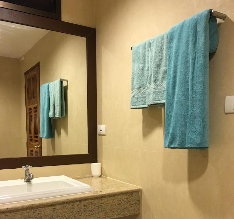 Baan Klang Condo Hotel Hua Hin Bagian luar foto